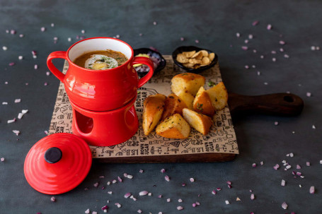 Creamy Dal Makhani Fondue