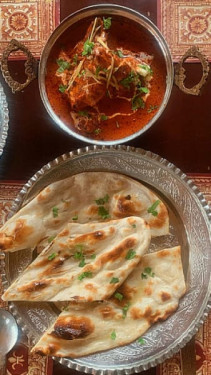 Butter Chicken 2 Pieces With 2 Baby Butter Naan