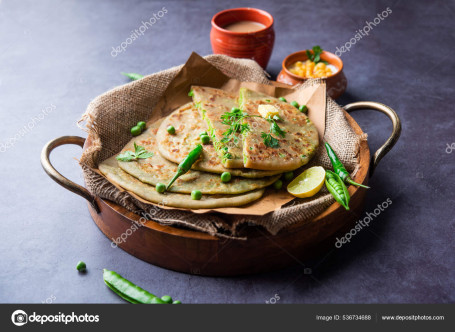 Cheese Paneer Corn Paratha (1Pc Curd Picke)