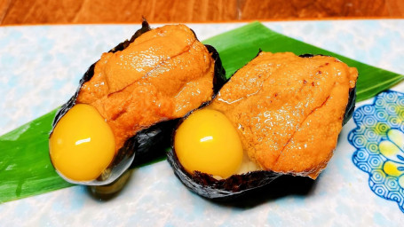 Sea Urchin With Quail Egg (Tobiko With Quail Egg)