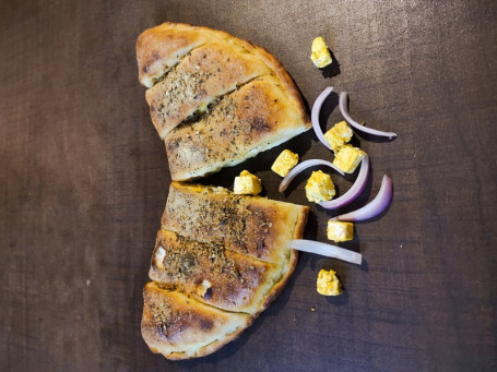 Tandoori Paneer Stuffed Garlic Bread