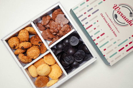 Gift Hamper 699/ (Choose Any Three Cookies One Dessert