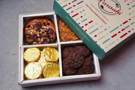 Gift Hamper 799/ (Choose Any Two Cookies Two Dessert