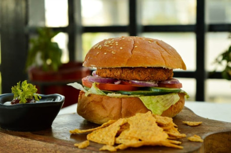 Aalo Tikki Burger With Nachos