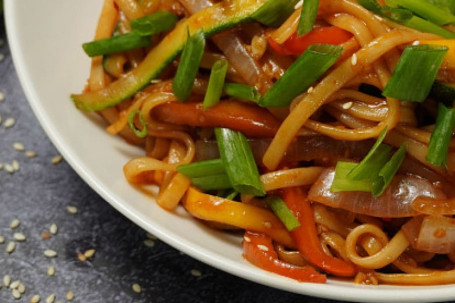 Asian Style Stir Fried Vegetable Noodles