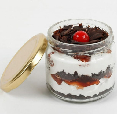 Black Forest Jar Cake 350 Ml)