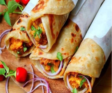 Butter Chicken Naanza Roll