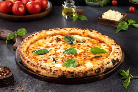 Naples Margherita Pizza With Pesto Sauce