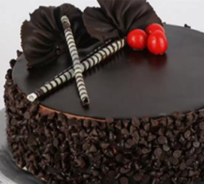 Chocochip Crunchy Cake [900 Grams]