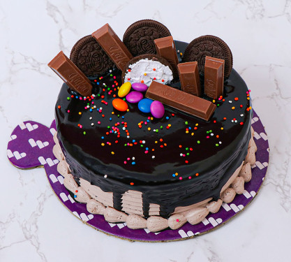 Oreo Kitkat Chocolate Cake