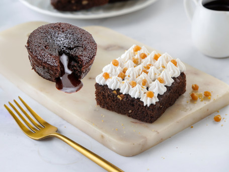Gâteau De Lave Au Chocolat Et Brownie Au Caramel Écossais