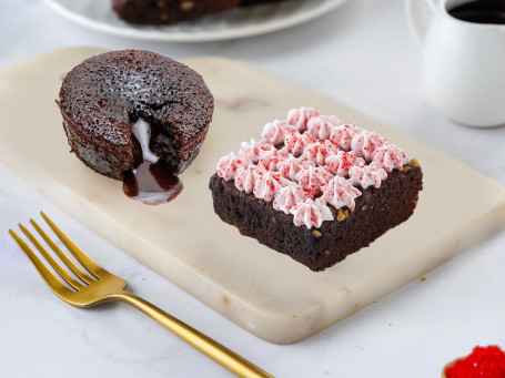 Gâteau De Lave Au Chocolat Au Brownie Au Velours Rouge