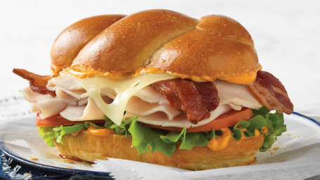 Sandwich Suisse Au Bacon Et À La Dinde
