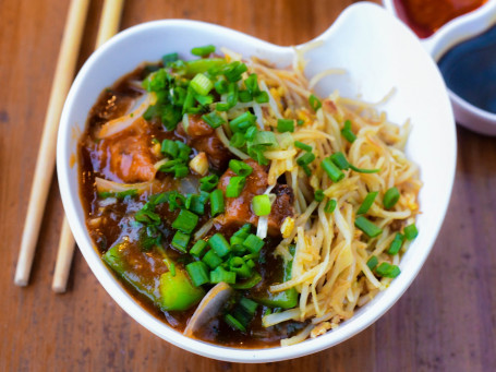 Noodles Bowl With Hot Garlic Chicken Curry