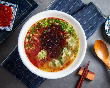 紹辣菜肉大餛飩湯麵 Spicy Vegetable And Pork Wonton Soup Noodles