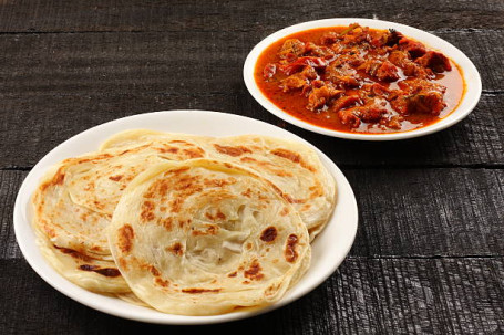 Parotta(3Pcs) Pepper Chicken Varuval Chicken Gravy