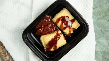 Stinky Tofu (2Pcs Chòu Dòu Fǔ (2Kuài