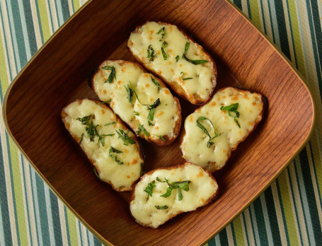 Hand Stretched Garlic Bread With Cheese