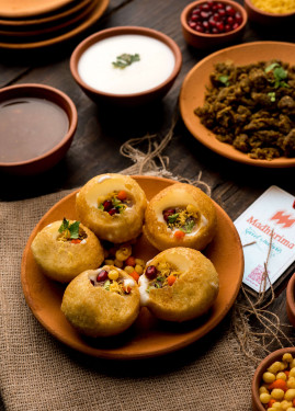 Dahi Chatni Ke Golgappe