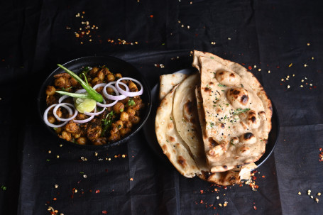 Chole- Mooli Kulcha Platter