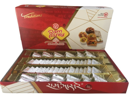 Kaju Barfi Kaju Pista Roll Box (700 Gms)