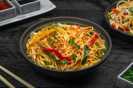 Chilli Garlic Noodle Veg [Serves 1-2] [No Msg]