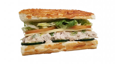 Sandwich Signature À La Salade De Poulet