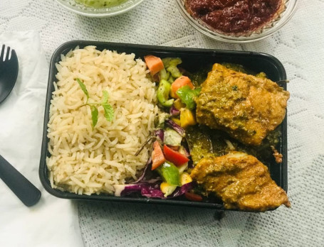 Brown Rice With Fish Palak Gravy