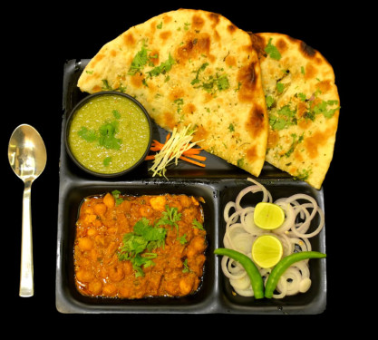 Chola Rice Kulcha Salad