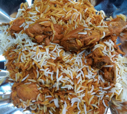 Hyderabadi Chicken Biryni