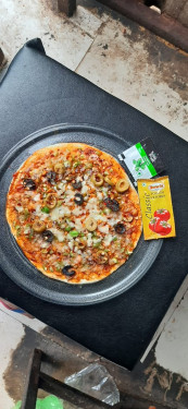 Italian Stuff Pizza With 8 ' '