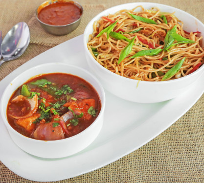 Noodles With Paneer Chilli (4 Pcs)