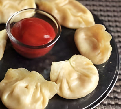 Corn Cheese Steamed Momos (8 Pcs)