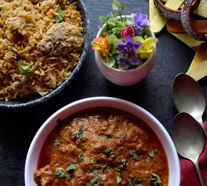 Hyderabadi Dum Chicken Biryani With Gravy