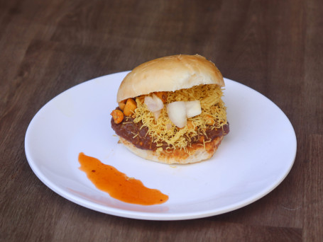 Sev Sing Onion Dabeli