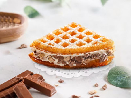 Kitkat White Chocolate Golden Waffle