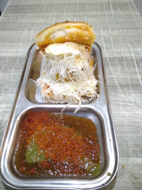 Masala Double Cheese Double Butter Vada Pav