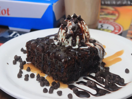 Choco Brownie With Vanilla