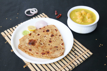 Kadhi Pakoda With 3 Paratha 4 Roti