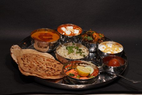 Bansuriwala Special Paratha Thali