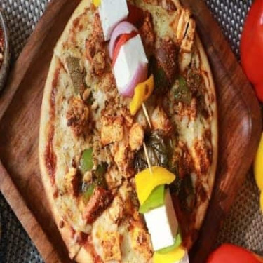 Pizza Delight With Paneer Tikka