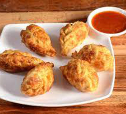Chicken Pan Fried Momo With Hot Sauce[6 Pieces]