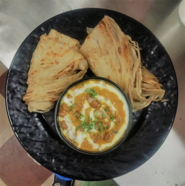 2 Pcs Laccha Paratha With Rajma Masala