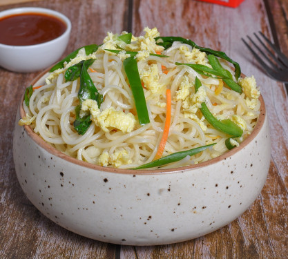 Egg Hakka Noodles(Half)