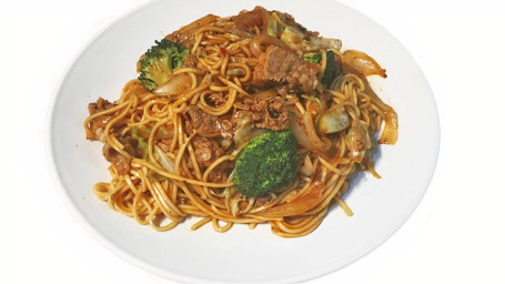 Superior Beef Chew-Mein with Red sauce féi niú chǎo lā miàn