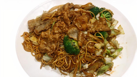 Superior Beef Chew-Mein with Cumin zī rán féi niú chǎo lā miàn