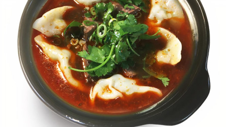 Spicy beef soup with dumplings má là niú ròu tāng jiǎo
