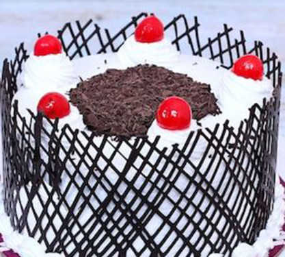 Caged Black Forest Cake [1/2 Kg]