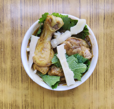 Chicken With Lai Pat And Bamboo Shoot