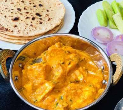 Roti [4 Pieces] Kadhai Paneer Or Paneer Masala [4 Pieces]